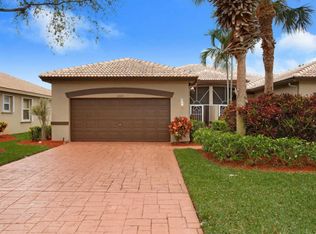 10645 Royal Caribbean Cir, Boynton Beach, FL 33437