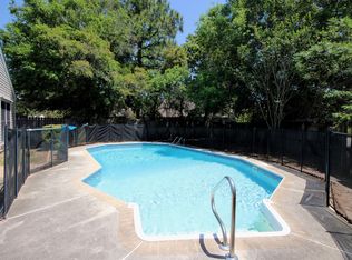 901 Elizabeth Ln, Shalimar, FL 32579