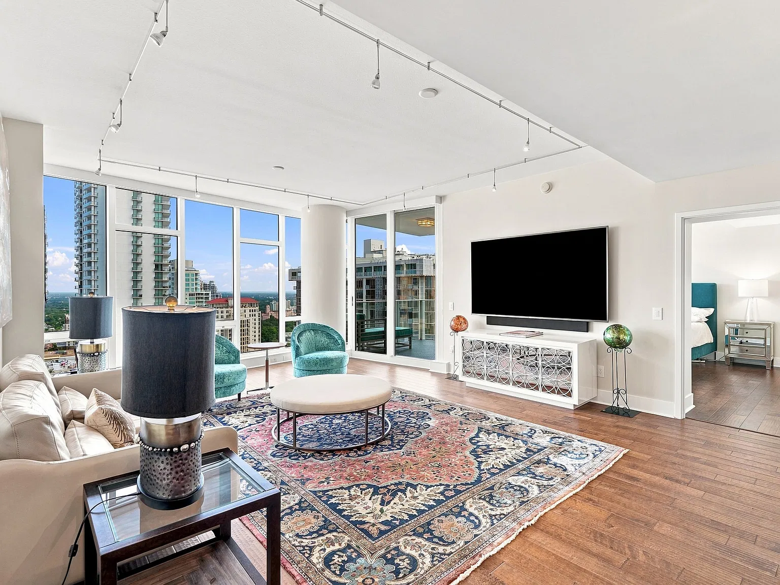 2 bed, 2.5 bath, 1442 sqft, $6,895 — Photo 3
