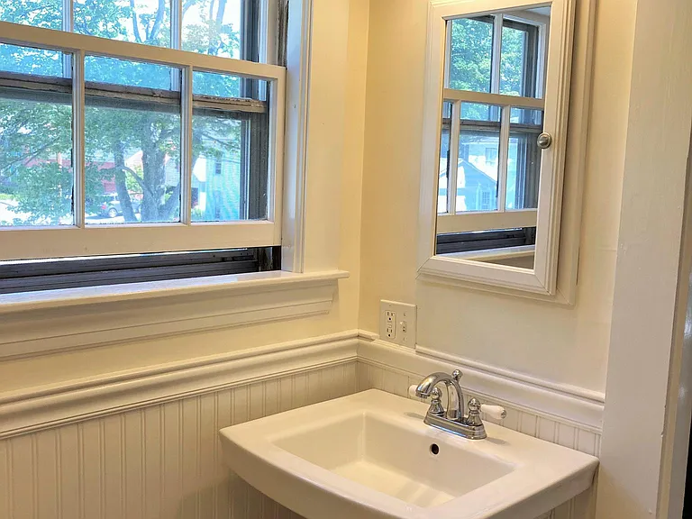 14 S Chestnut St — Photo 29