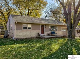 5801 Larimore Ave, Omaha, NE 68104