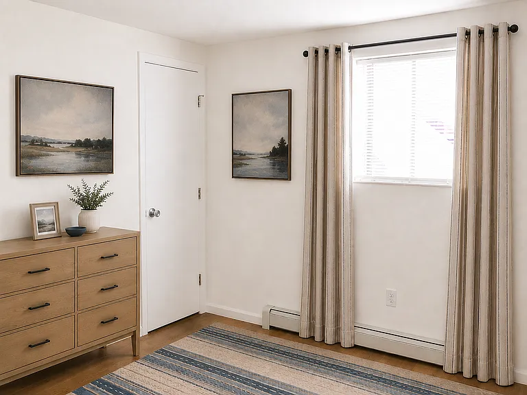 Bright & Spacious 2-Bedroom Residence Across from Berkeley Park — Photo 3