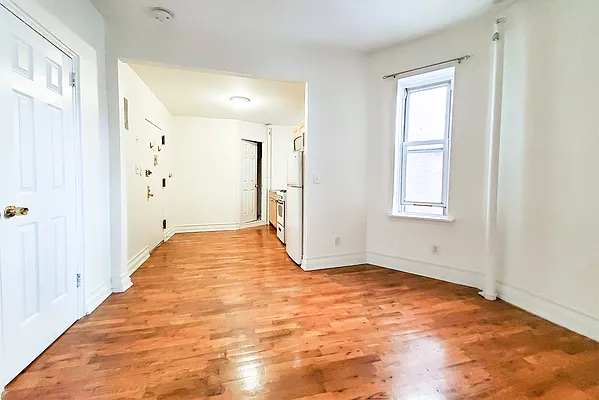 Rented by Warburg | media 4