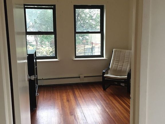 4th image of 3626 Greenpoint Ave APT 2