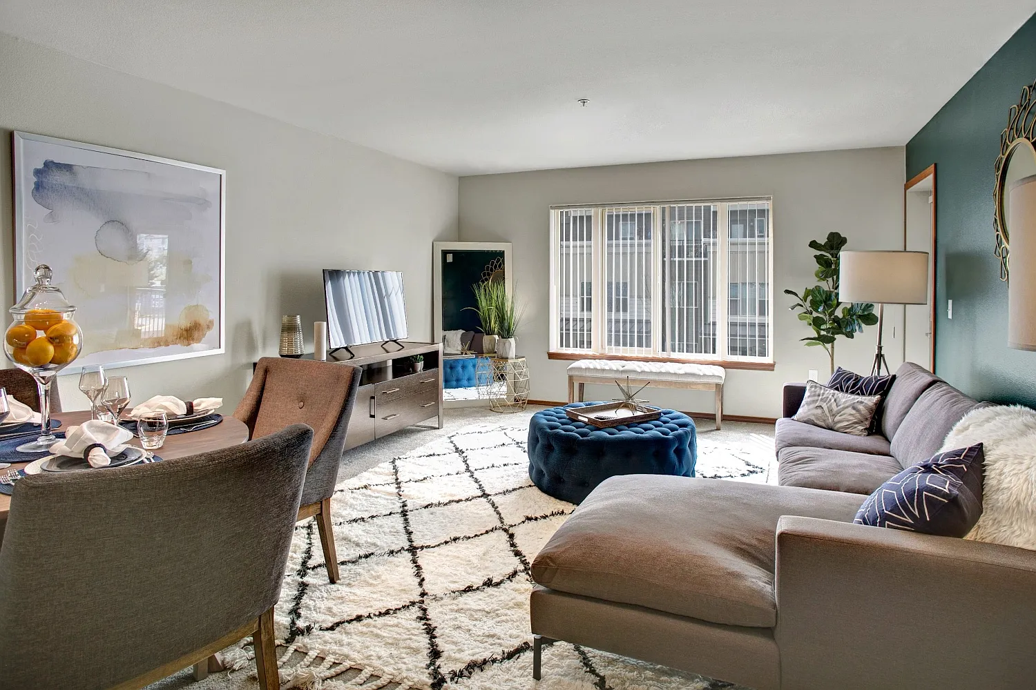 Echo Lake Apartments — Photo 1