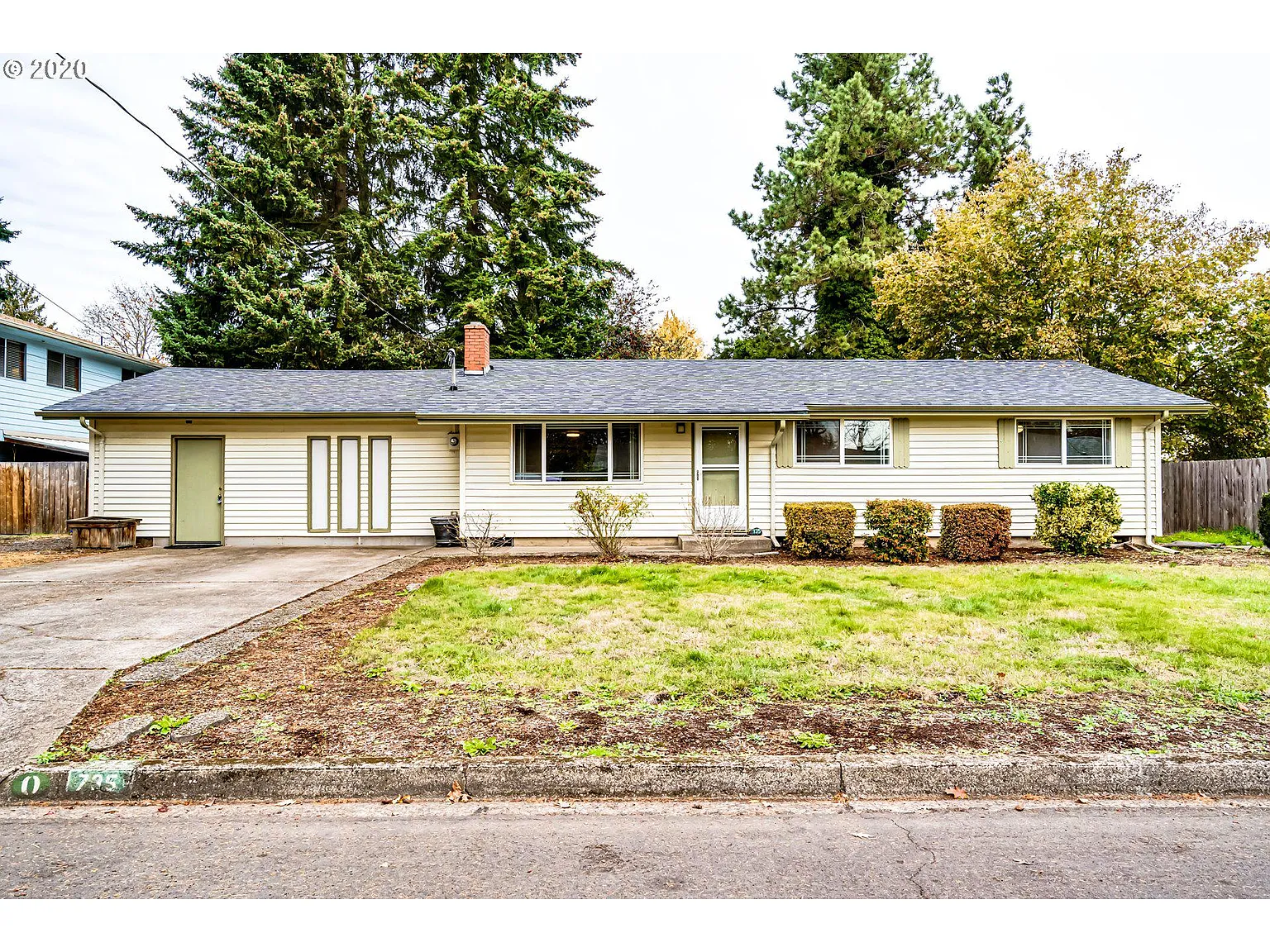 735 Nadine Ave photo 1