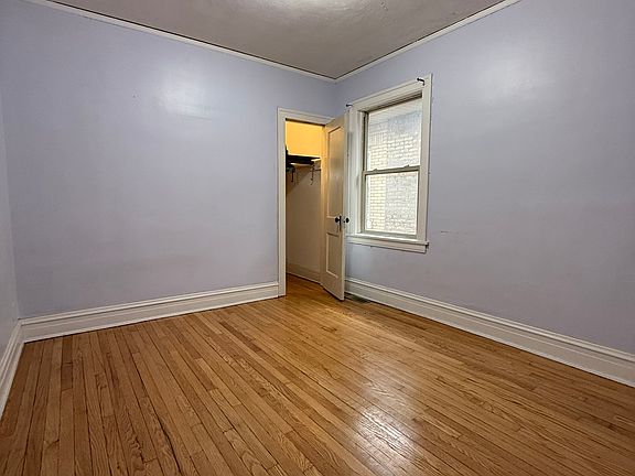 4th image of 3411 S Lombard Ave