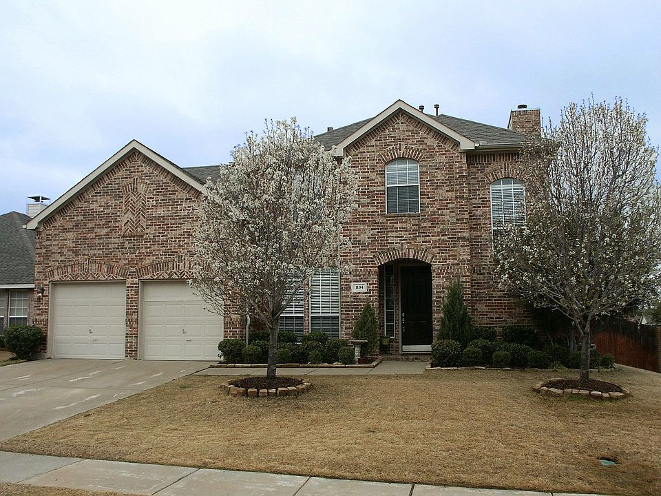1st image of 1104 Whispering Oaks Dr