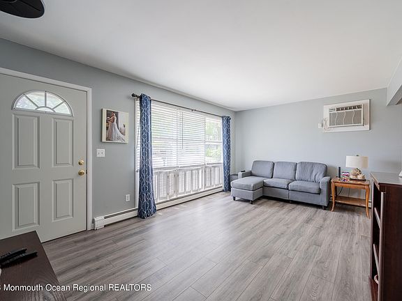 2nd image of 1110 Overlook Drive