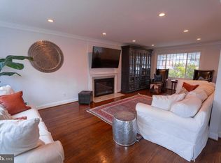 308 Old Court House Rd NE, Vienna, VA 22180