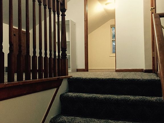 4th image of 419 Linden Ave