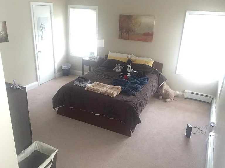 front larger bedroom