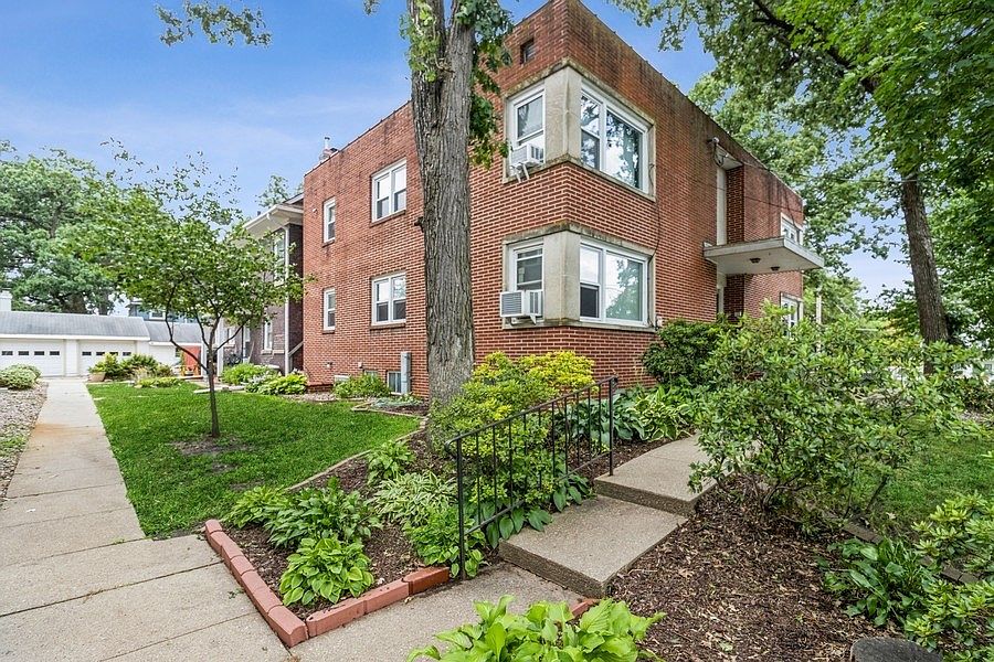 1st image of 4230 Ingersoll Ave #301