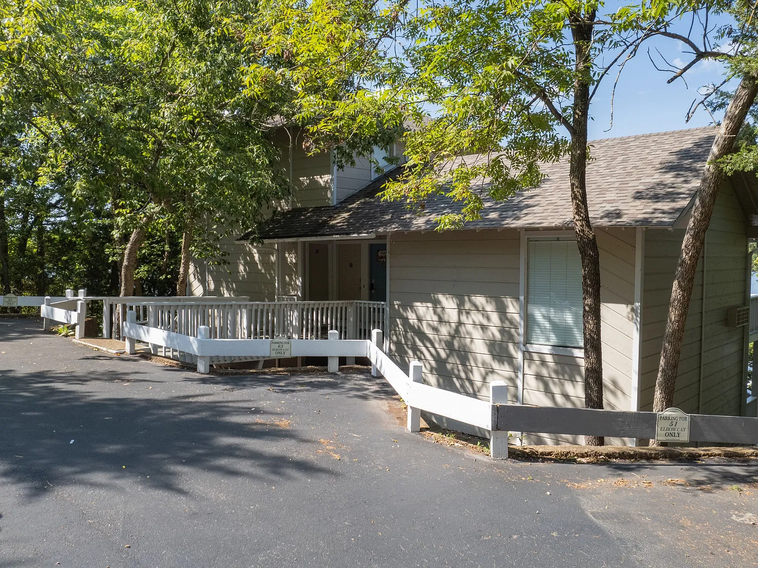 5 bed, 4200 sqft, $2,550 — Photo 4