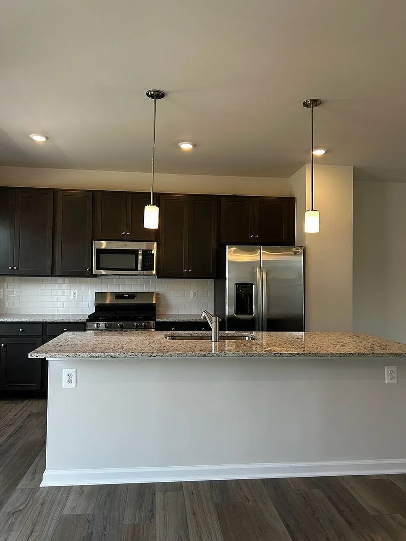 Charming 3BR House in Chesterfield — Photo 4