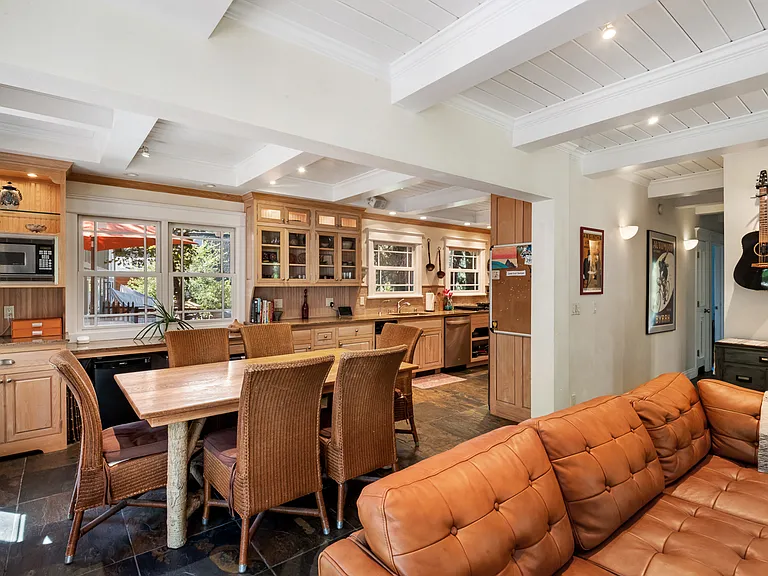 320 Kimberly Dr — Photo 12