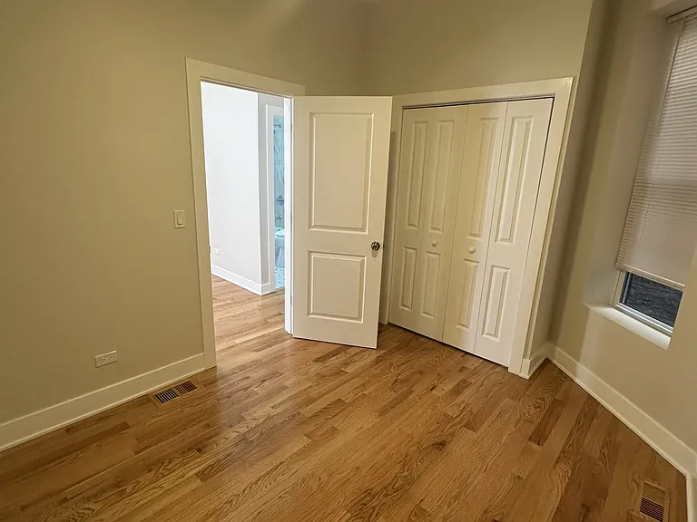 6350 S Champlain Ave #1 — Photo 4