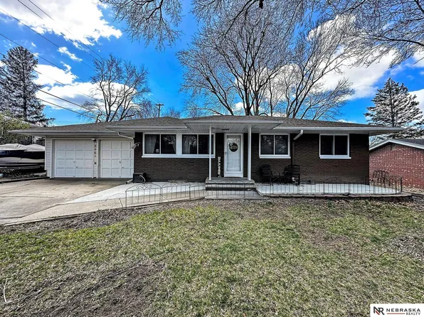 2561 Woods Blvd, Lincoln, NE 68502