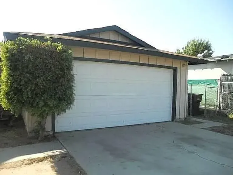 26491 Columbia St — Photo 2