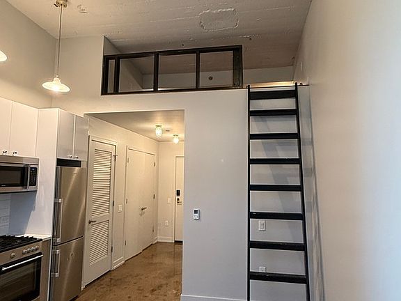 4th image of 700 N La Salle Dr #706