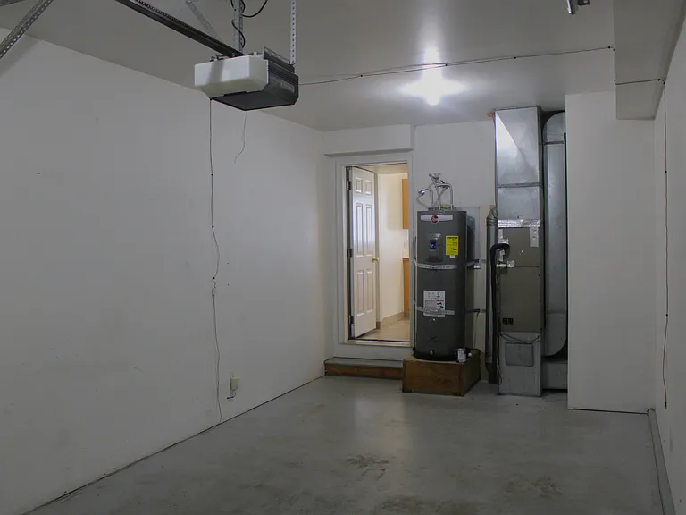 1386 Brown St #B — Photo 15