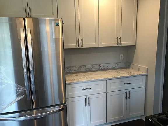 4th image of 219 Sheffield Dr