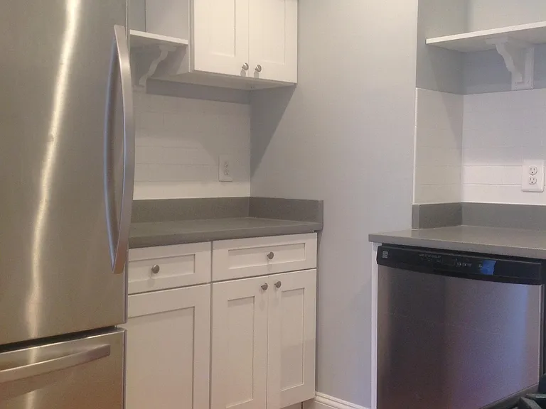 404 S Veitch St — Photo 2