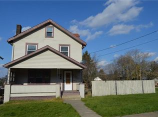 1014 Washington St, Farrell, PA 16121