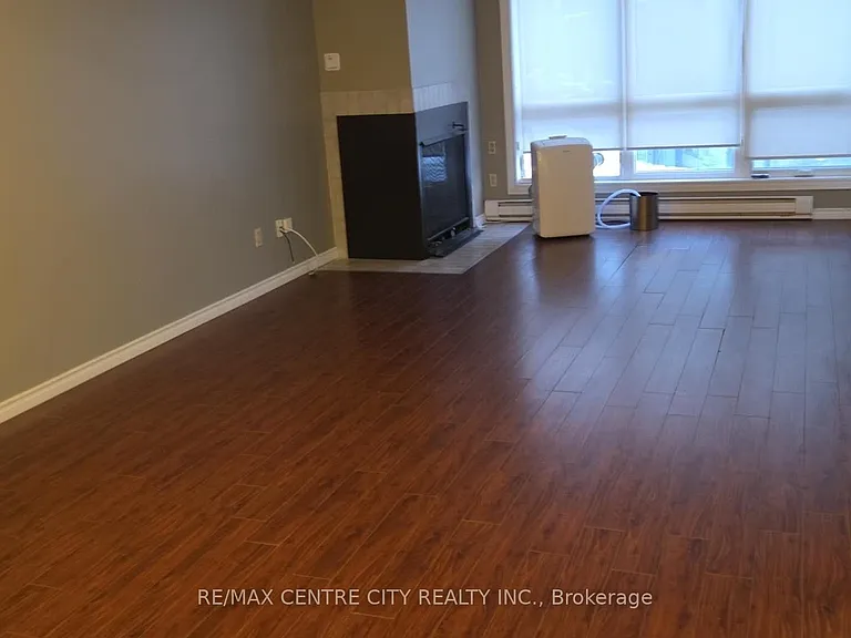 9 Jacksway Cres #212 — Photo 1