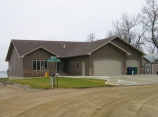 280 Arizona Ave, Watertown, SD 57201