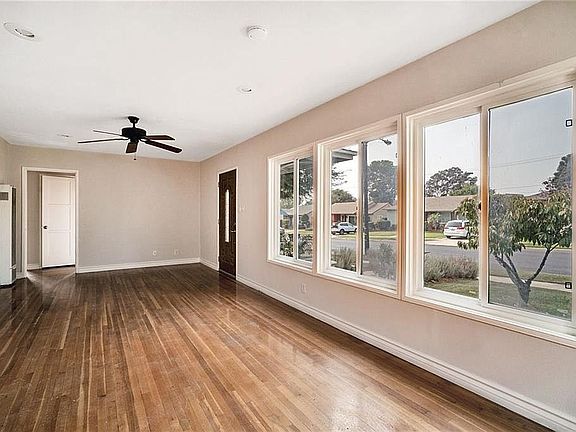 3rd image of 2034 Vancouver Ave