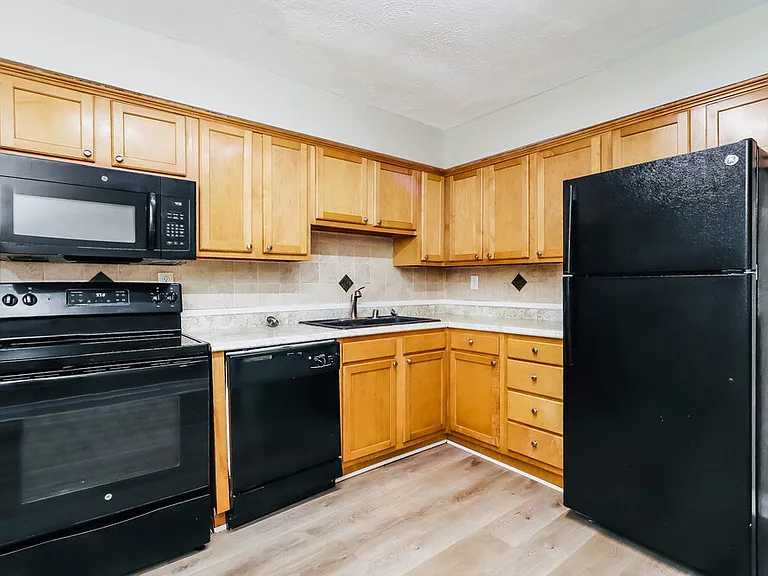 4712 Dohn Rd — Photo 5