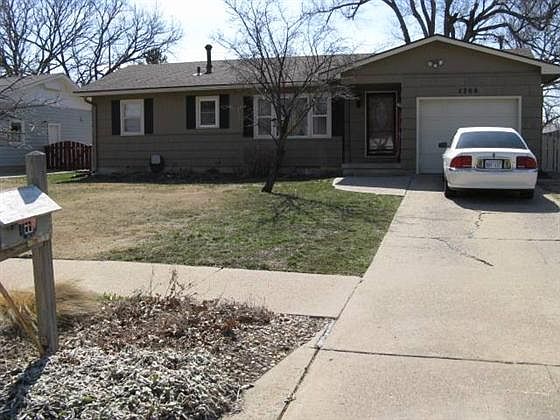 1st image of 2208 Roach St