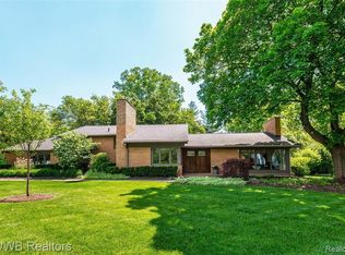 7455 Parkstone Ln, Bloomfield Hills, MI 48301