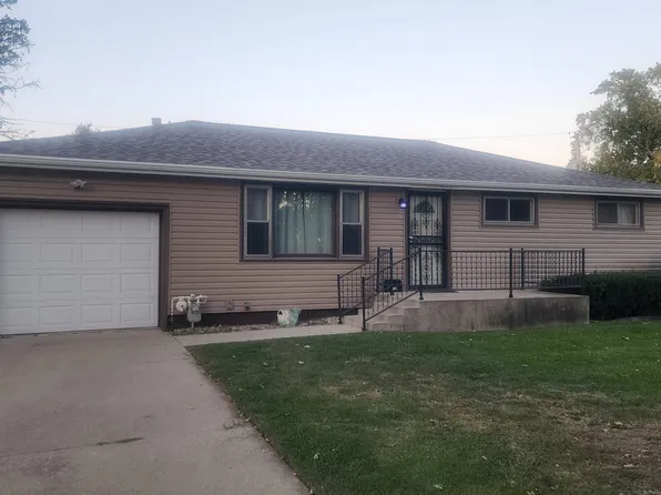 415 Cook Blvd, Bradley, IL 60915