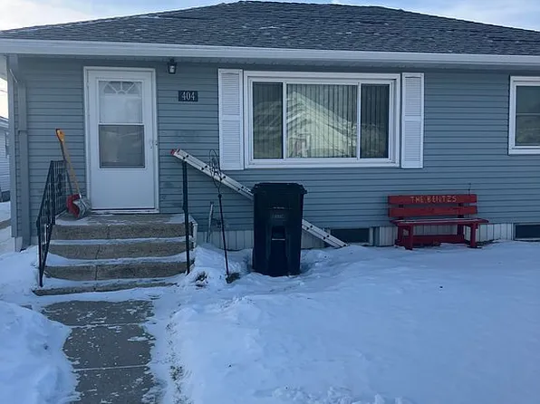 404 NE 1st St, Linton, ND 58552
