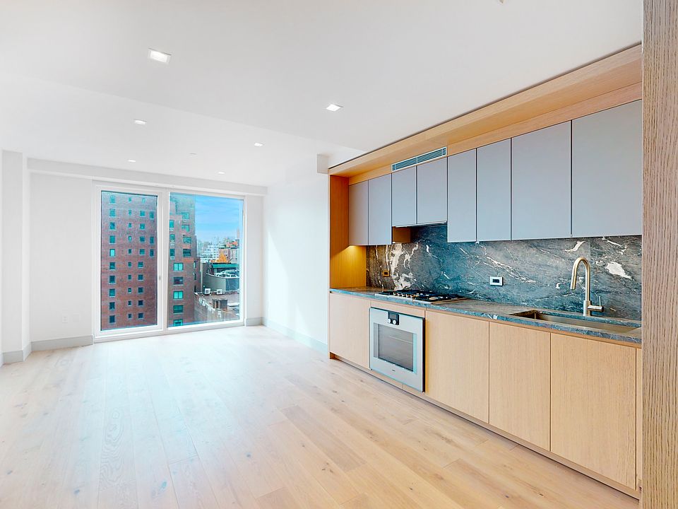 1st image of 101 W 14th St #9B