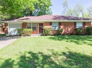 586 Lakeshore Dr, Ennis, TX 75119