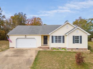 1104 Lightning Dr, Soddy Daisy, TN 37379