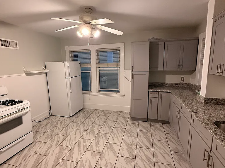 11 1/2 Winthrop Ave #2 — Photo 12