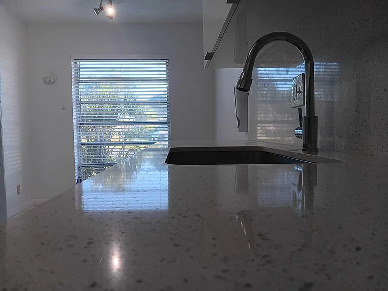 20886 Vinesta Cir #313 — Photo 7