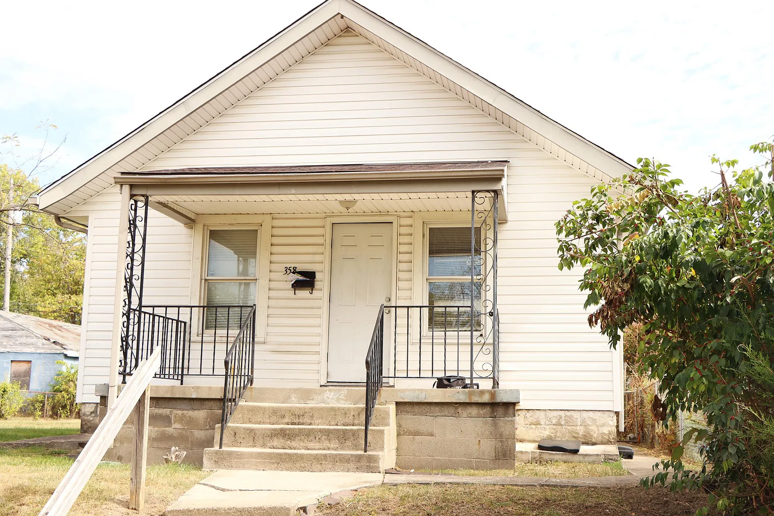 358 S Wheatland Ave photo 1