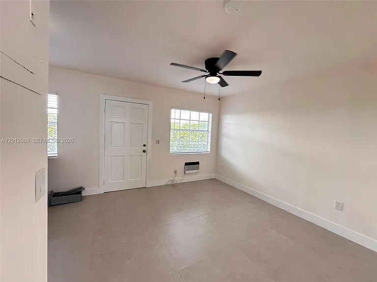 1021 SW 3rd St #4 — Photo 6