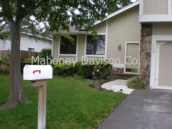 2nd image of 224 Garfield Dr
