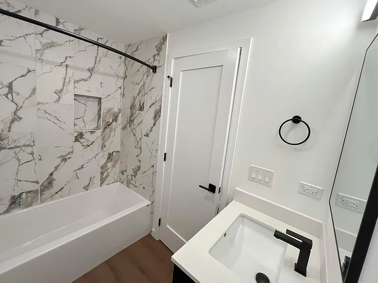 3710 N Kenmore Ave #3 — Photo 5