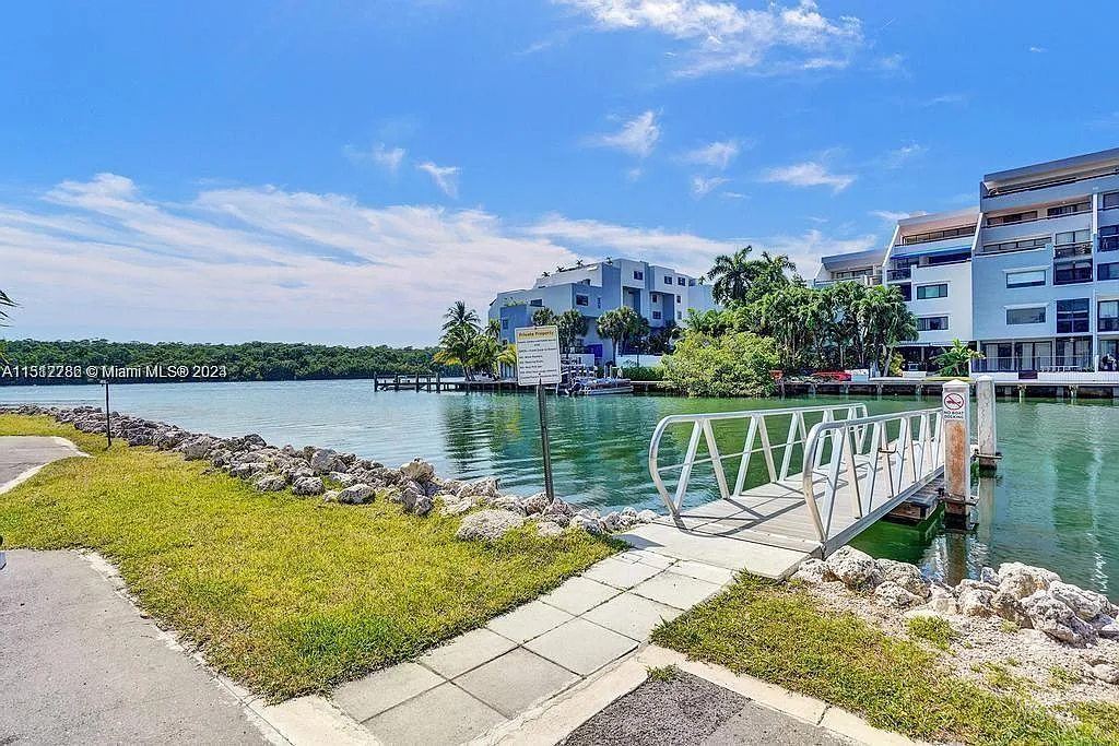 1 bed, 720 sqft, $1,800 — Photo 3
