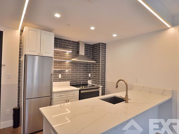 2nd image of 930 Flushing Ave #5A