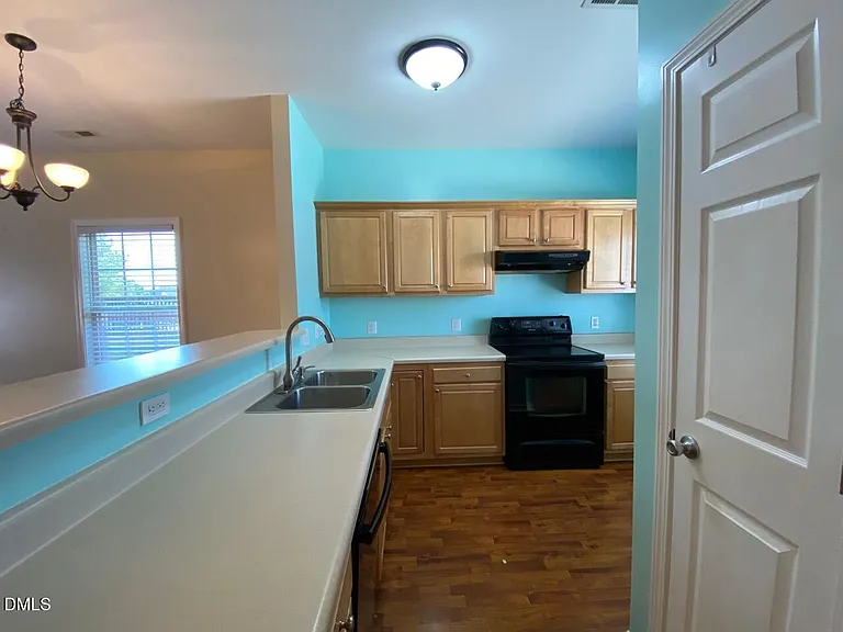 2513 Bay Harbor Dr — Photo 4