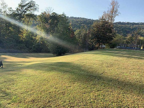 3rd image of 180 Meadowbrook Ln