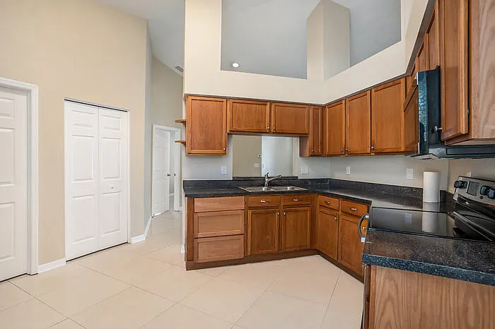 12712 Longcrest Dr — Photo 10